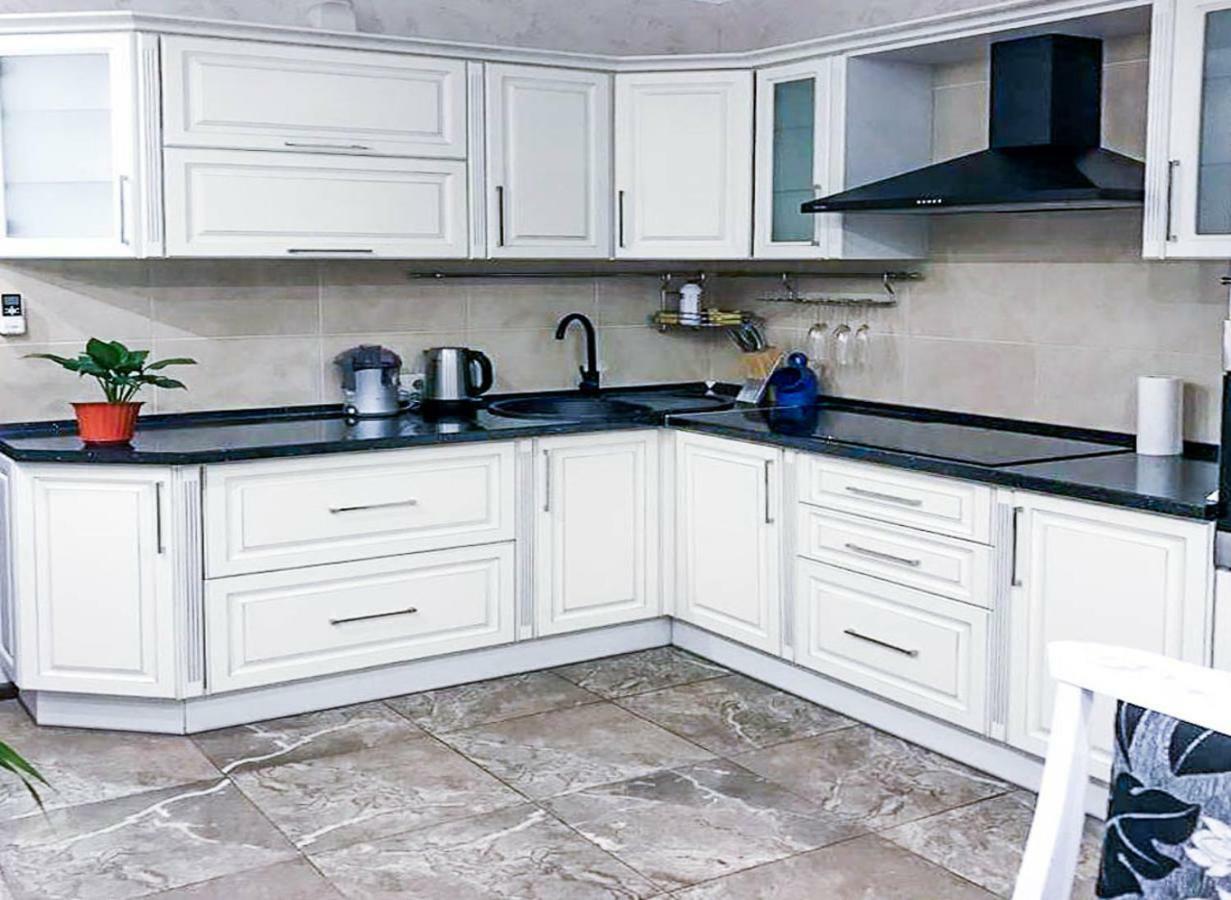 Rent-Kiev Apartment on LuxKlavdievskaya Extérieur photo
